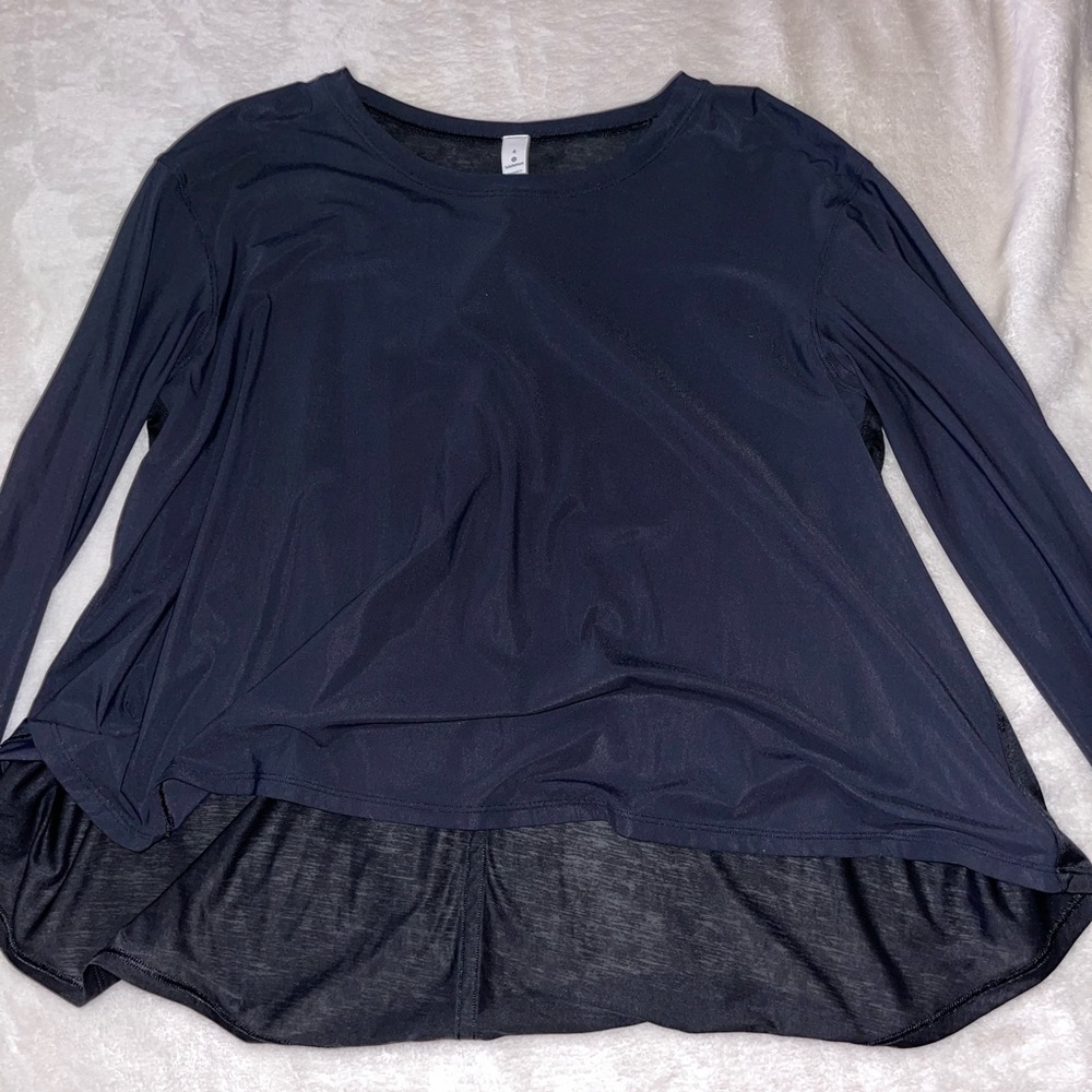 black long sleeve lululemon top